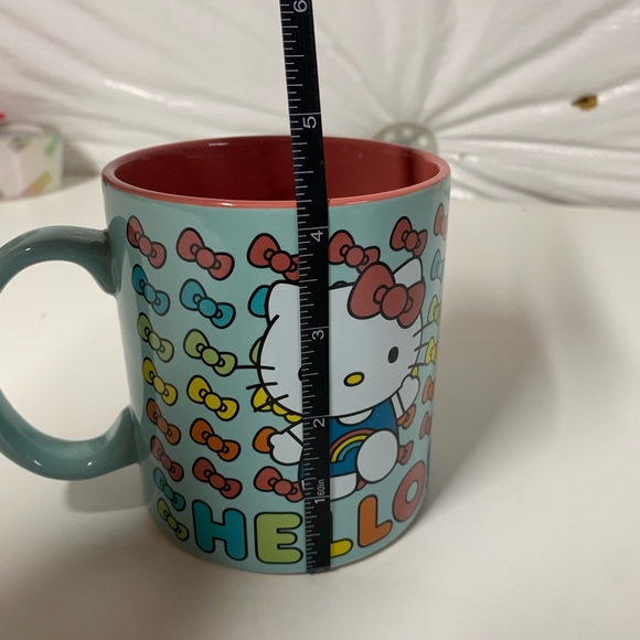 *NWT* Hello Kitty Mug, 20oz 🩷💜💙🩵 - Picture 6 of 9